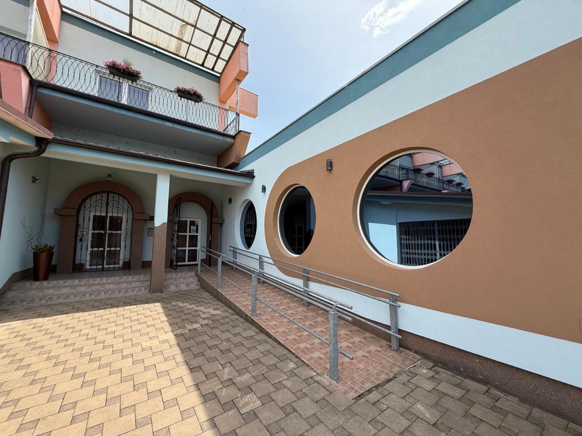 Penzión Siroň - B&B Detva