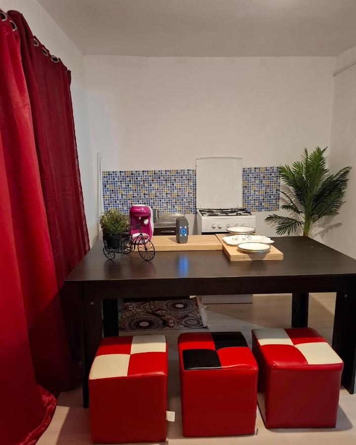 CABANUȚA de sub Masivul Penteleu - Bed and Breakfast Varlaam