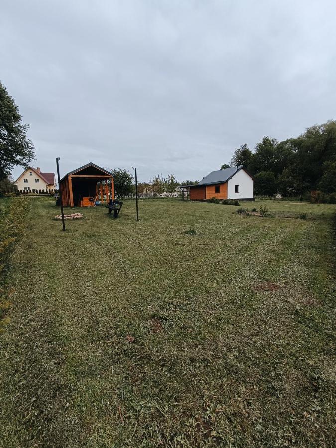 Dom wśród łąk