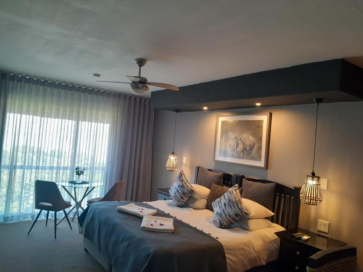 Double Room with Lake View
