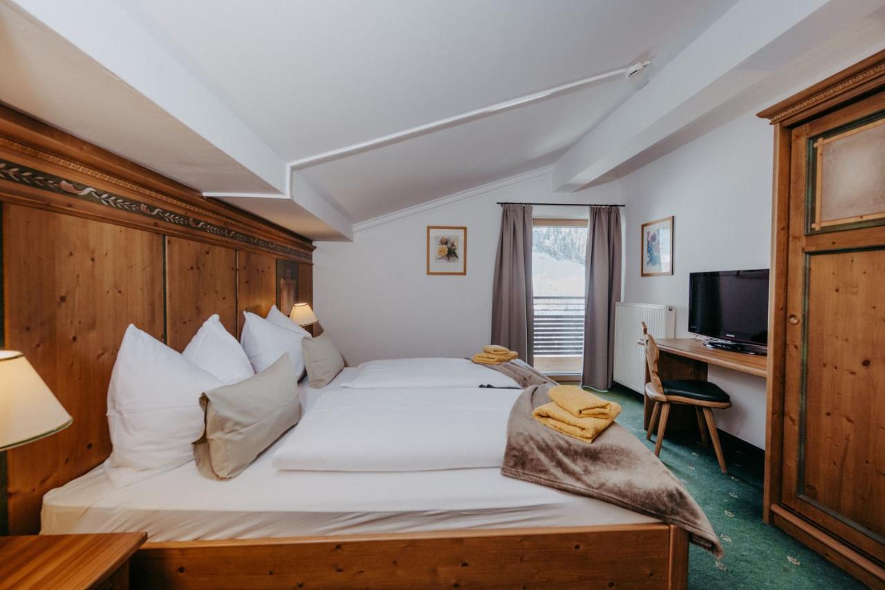 One-Bedroom Apartment (2 Adults)