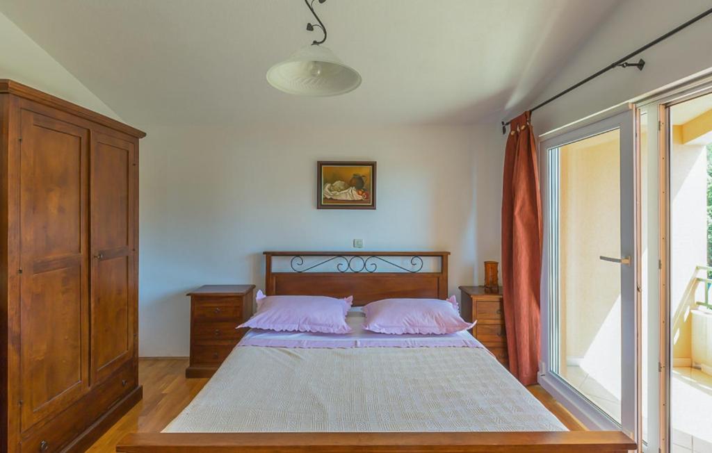 Apartman Tara - Makarska by Villas Guide - B&B Makar