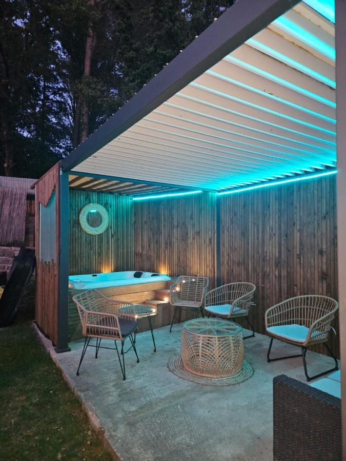 Villa familiale avec piscine jacuzzi terrasse - B&B Prades-le-Lez
