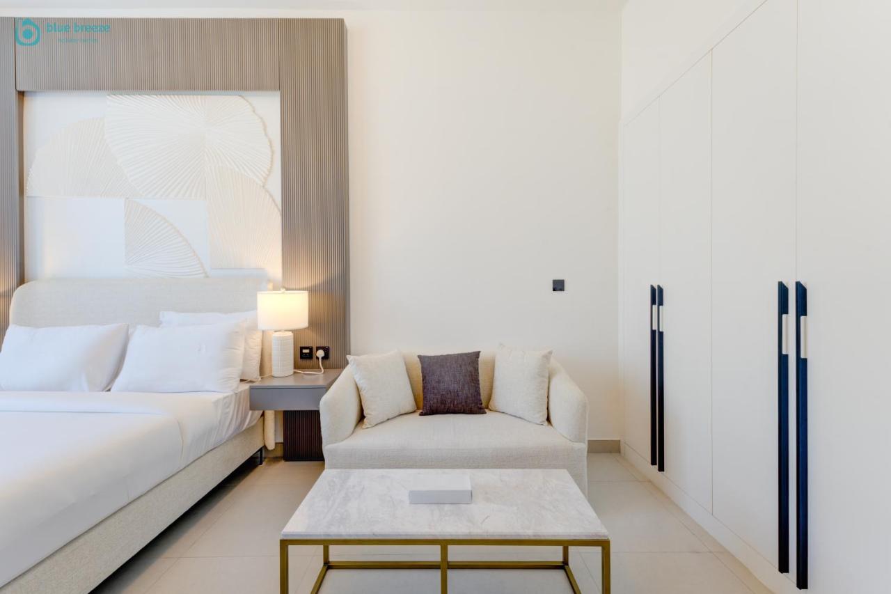 Bright & Luxury Studio with Balcony in Al Furjan - B&B Dubái