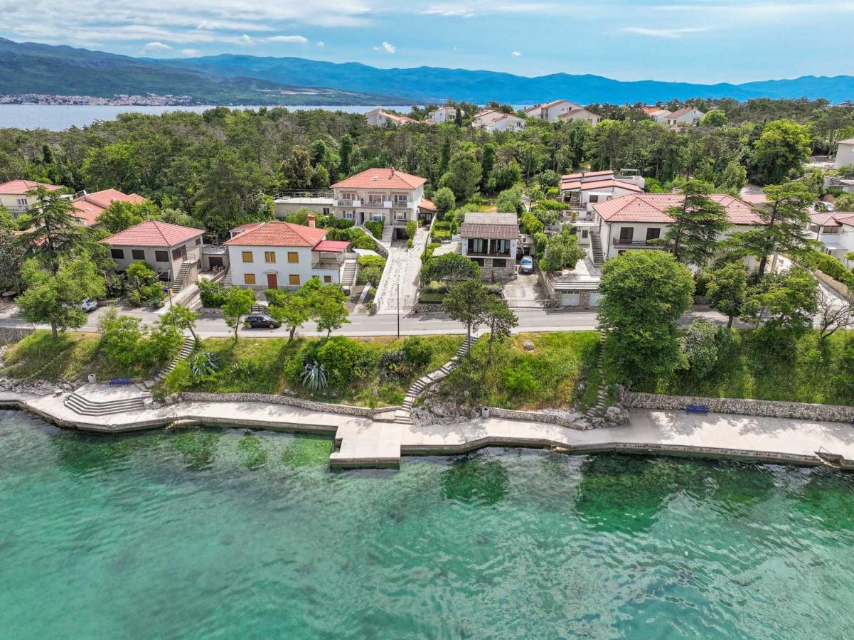 Studio apartment Karla with beautiful Sea view - B&B Šilo