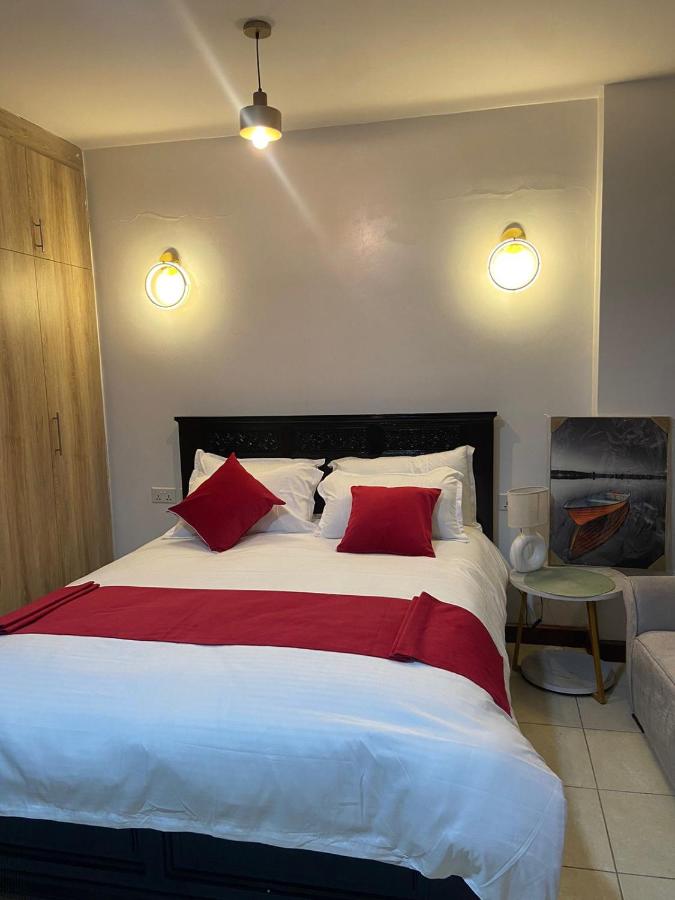 Standard Queen Room
