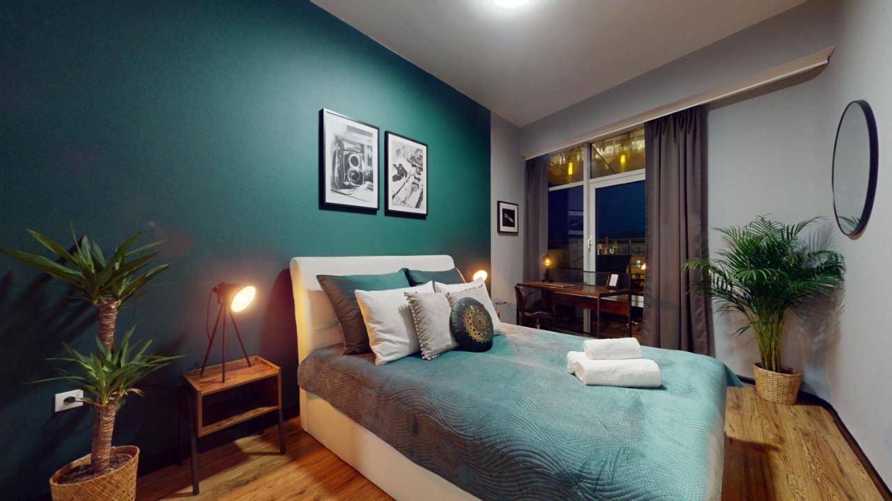 One-Bedroom Apartment with Balcony