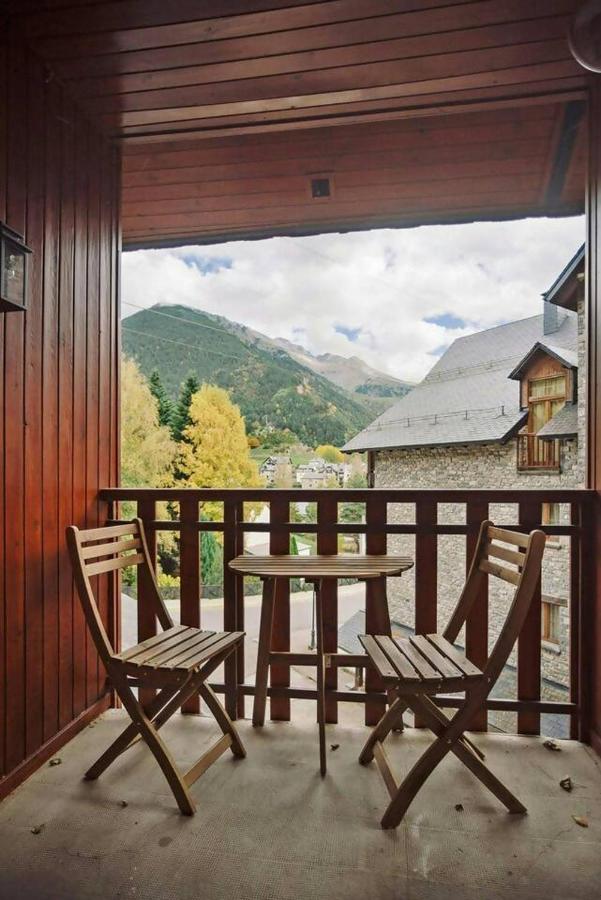 La Casita del Arbol by Cardi Suites - B&B Sallent de Gállego
