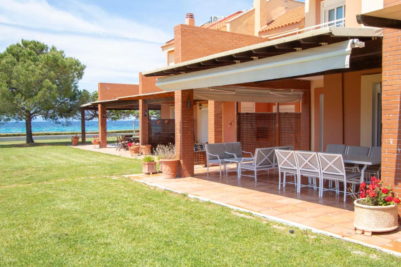 AEON Beach Villa, Tripotamos by Halkidiki Villas - B&B Metókhion Konstamonítou