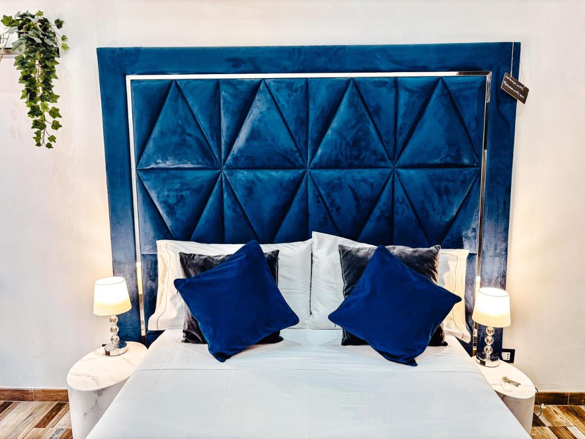 King Room with Spa Bath