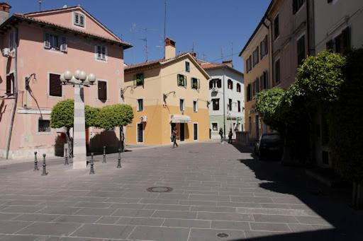 Apartma NinaH - B&B