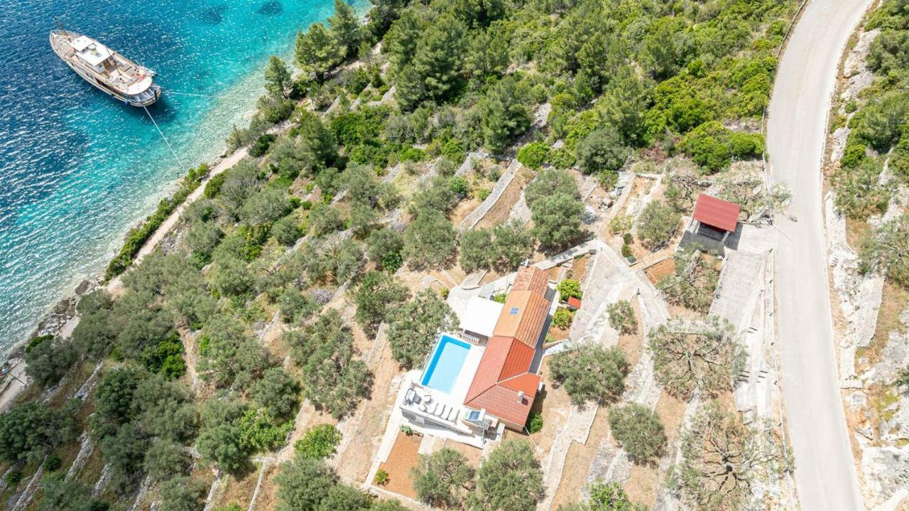Holiday Home Nina Plitvine - B&B Vela Luka