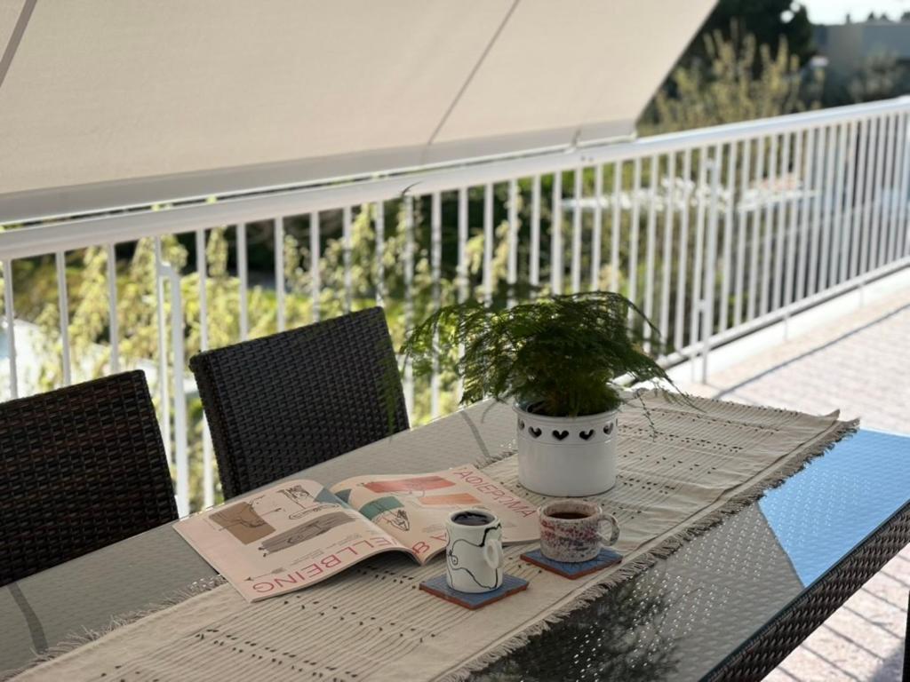 Stunning Seaview Apartment in Mati, Nea Makri - B&B