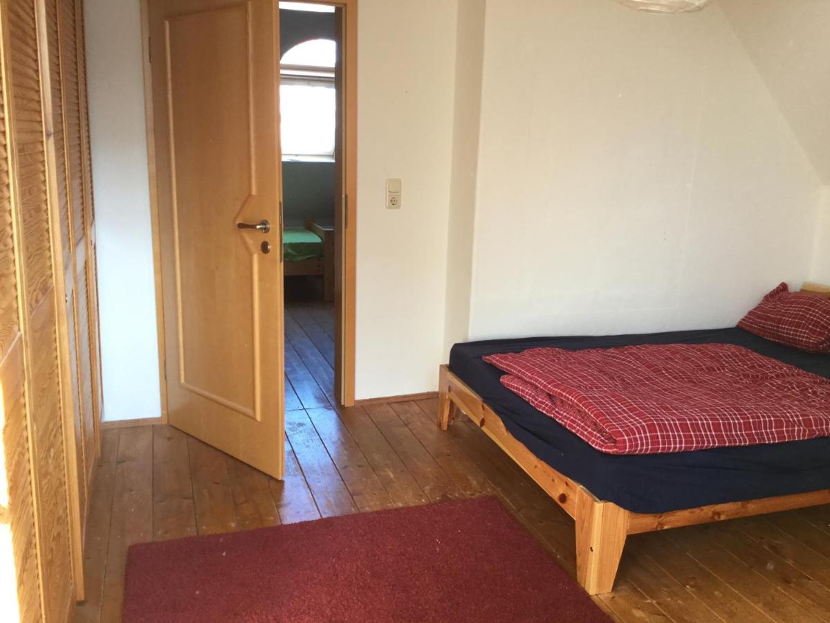 Schöne 150 qm-Wohnung in Jugendstil-Villa - Chambres d’hôtes Dresde