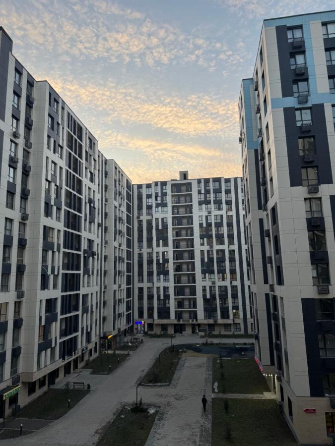 Просторный и уютный апартамент Алматы - B&B Almaty
