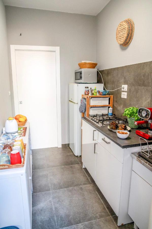 LaLuna Apartments - Sea Panorama - 20mins from CTA airport - B&B