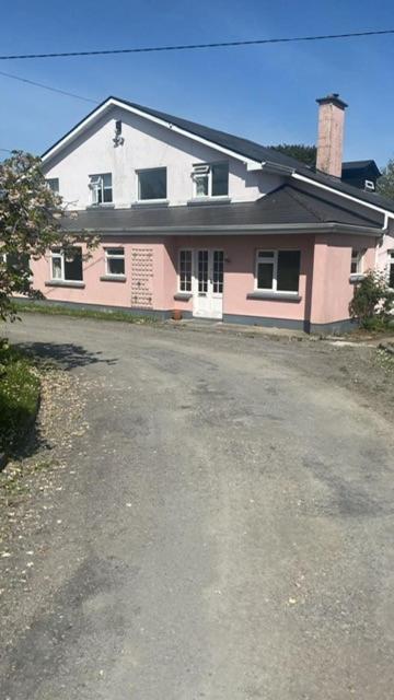 House Six Bed 4km from Limerick City Centre - B&B Limerick