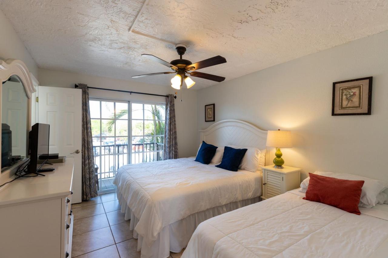 One-Bedroom Apartment with Balcony 6