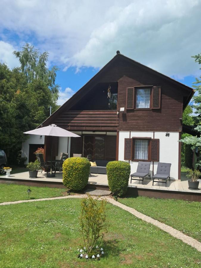 Sunshine Vendégház Balatonfenyves - B&B Balatonfenyves