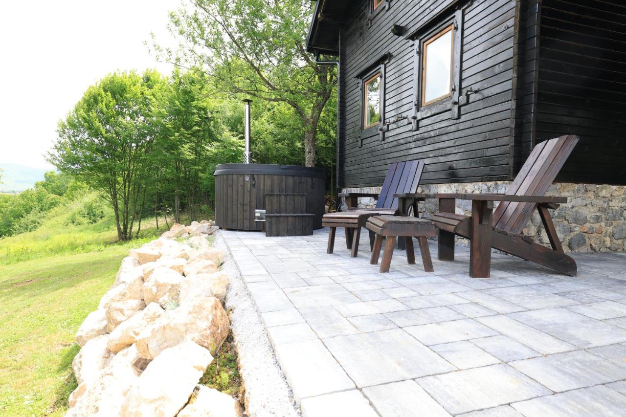 House Forest with HOT TUB - B&B