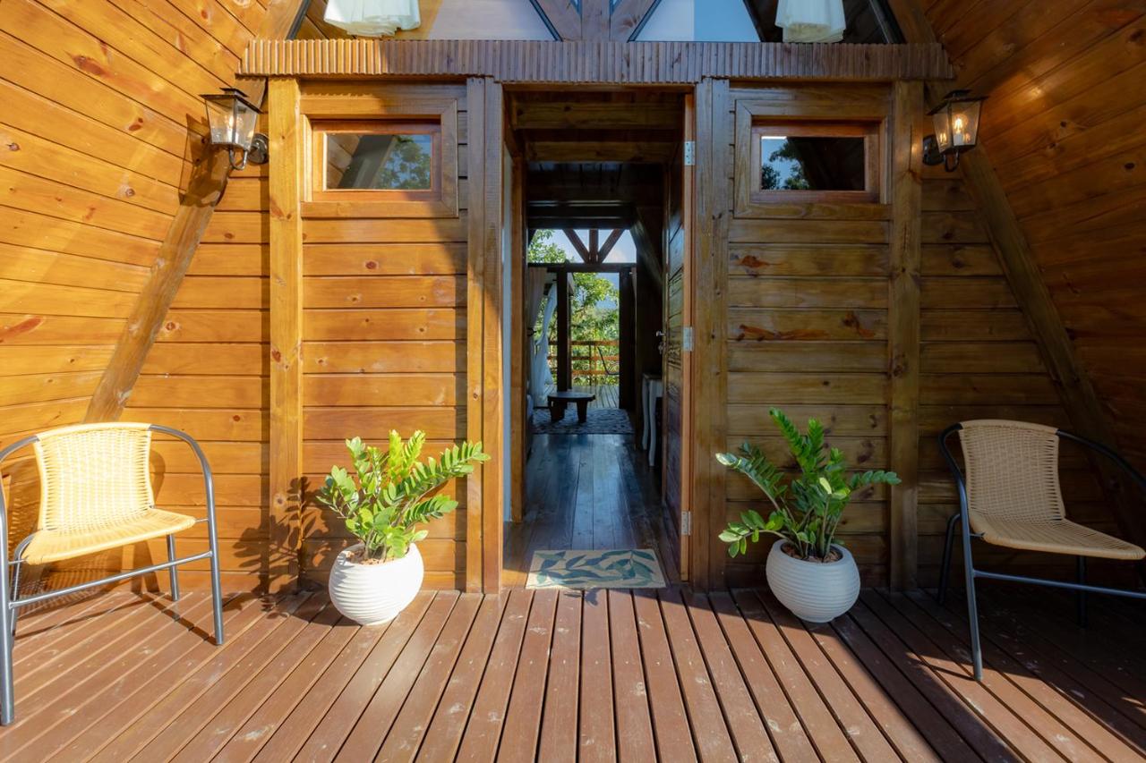 Chale confortavel com pisc,WiFi, garagem e jacuzzi - Chambres d’hôtes Quiriri