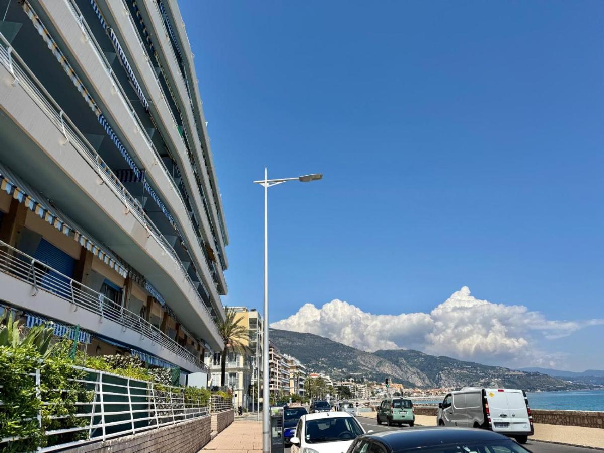 Casa Sud Menton Appartement front de mer à Menton terrasse, rénové et moderne, cuisine équipée, climatisé, WiFi et Netflix - Chambres d’hôtes Menton