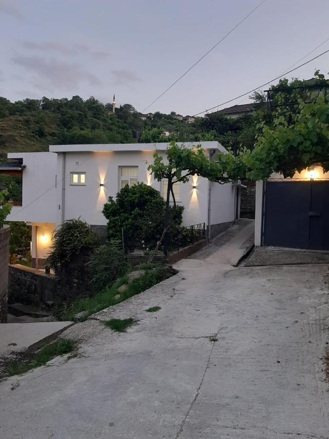 Dalipi's House - Bed and Breakfast