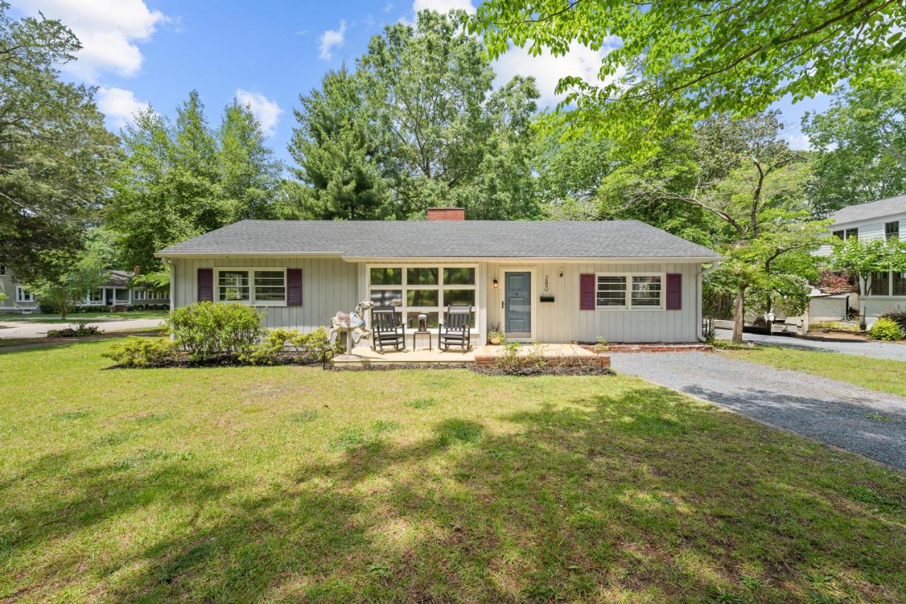 New Owners! Downtown Corner Cottage-Pet Friendly - Chambres d’hôtes Southern Pines