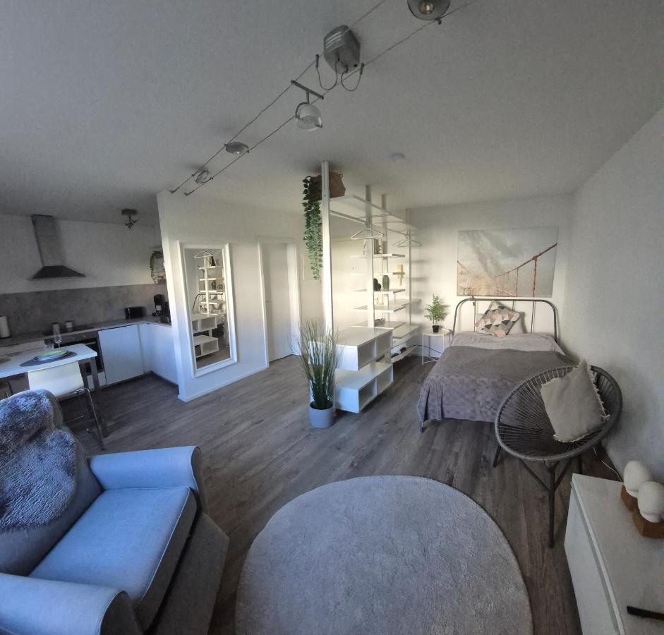 NEU "RELAX"1-Zimmer Apartment mit eigenem Stellplatz - Chambres d'hôtes Bad Friedrichshall