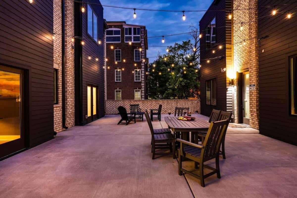 West End Escape - New Build with Rooftop Views - B&B Nashville