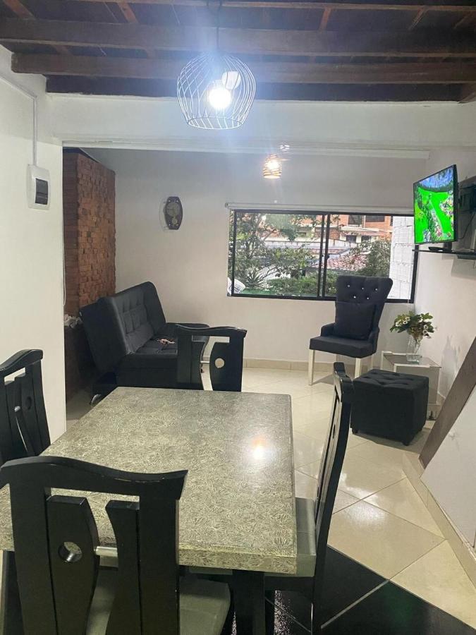 Apartamento Medellin Cordova - Bed and Breakfast Medellín
