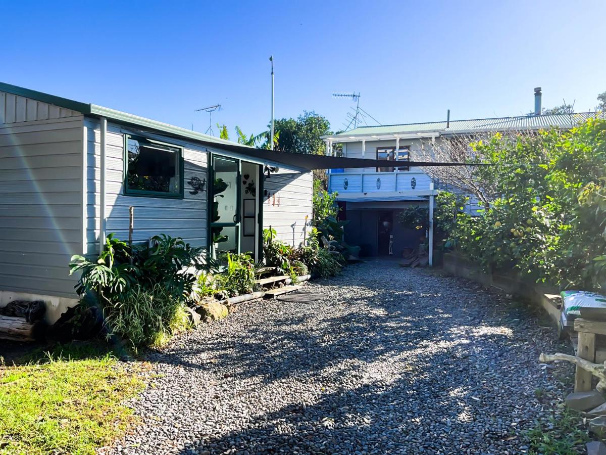 Bed And Breakfast at Tirohanga Beach - Chambres d’hôtes