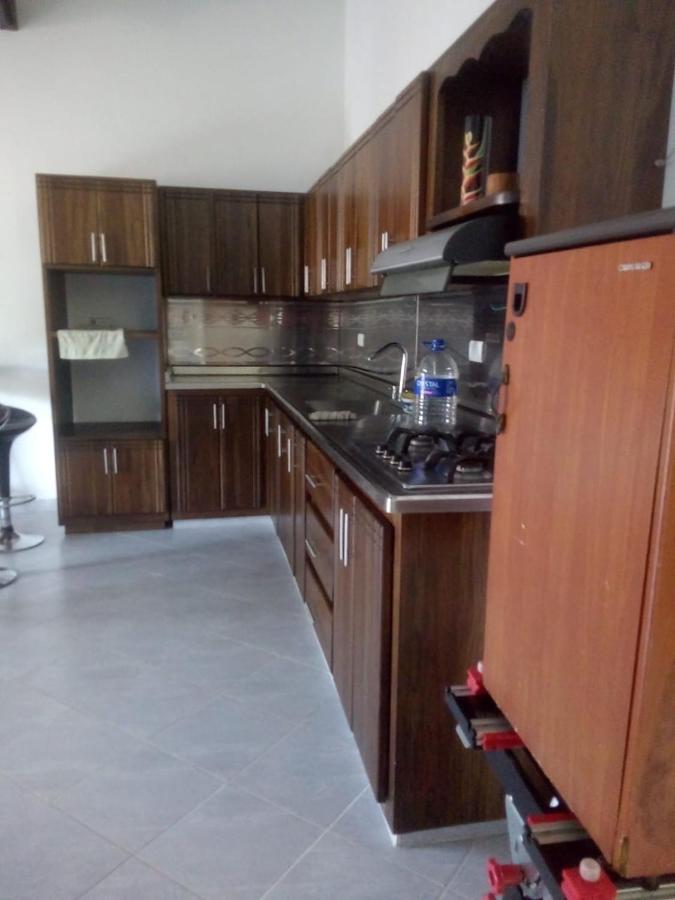 Hostal barajas - B&B