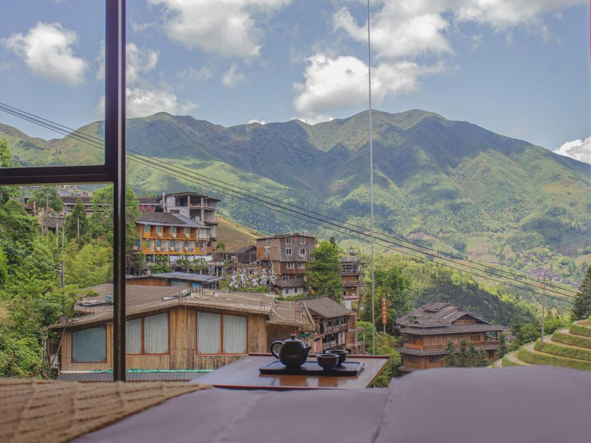 Standard Twin Room with Mountain View