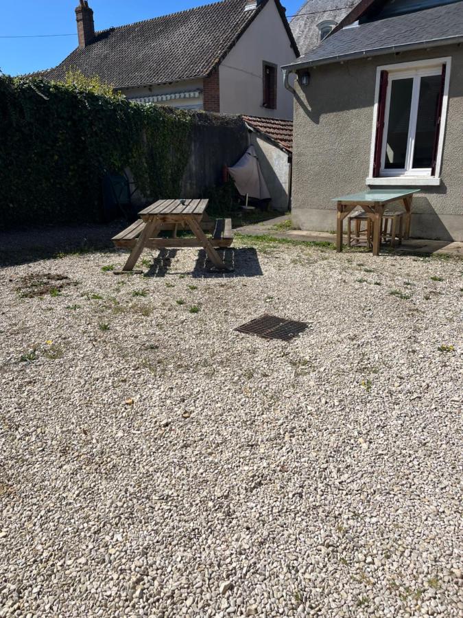 Maison avec cour - Ferienwohnung Neuvy-sur-Barangeon