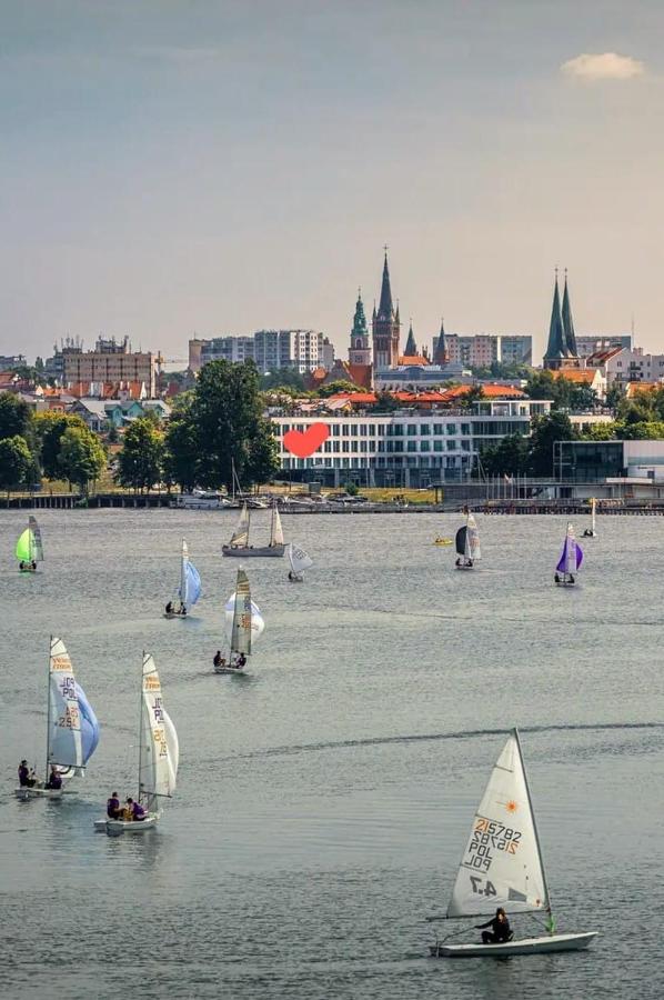 Apartament z widokiem na jezioro Ukiel i Przystań - B&B Olsztyn