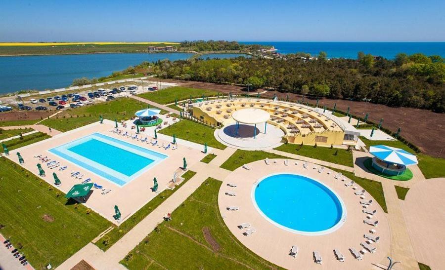 Endless Sea View Panorama - piscina, parcare, sezlonguri GRATUITE - B&B Douăzeci şi Trei August