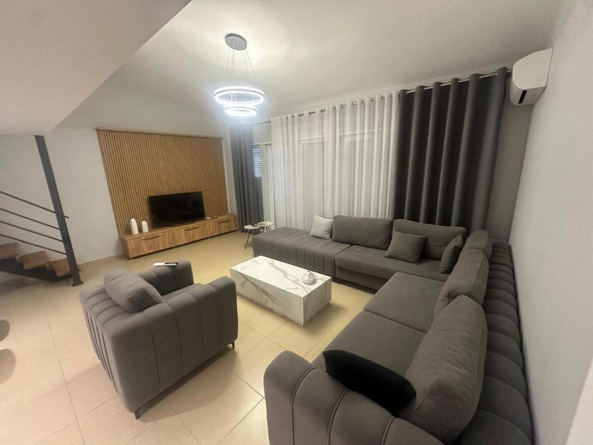 Apartment with Garden View
