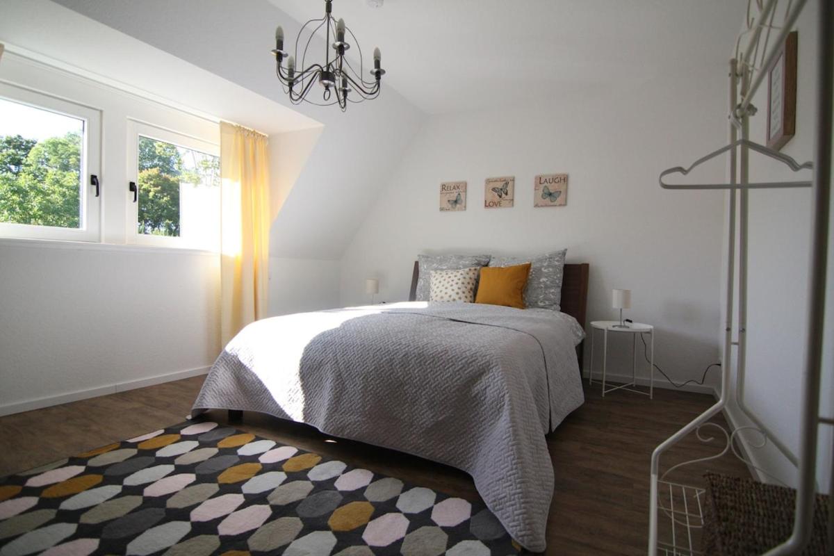 Alte Praxis - Zentral & ruhig in Simmern! Stellplatz - Ferienwohnung