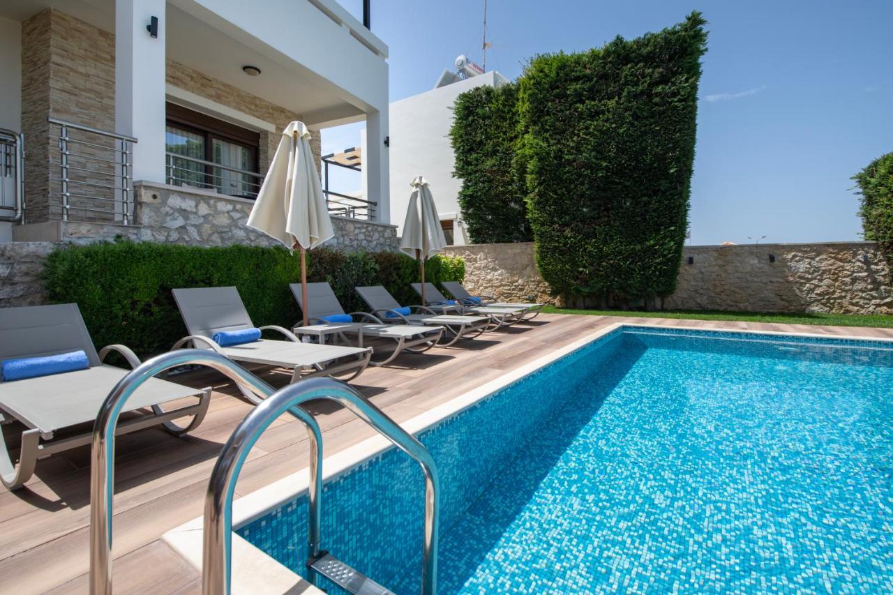 Roupes Villa II, Family villa, Fantastic views, Private pool - Chambres d’hôtes Roúpes
