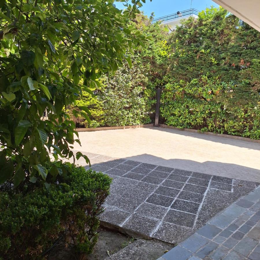 Haris-vest - B&B Athens