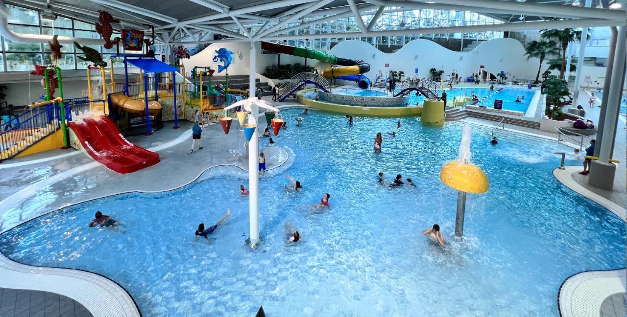 High Ceiling 6 Beds Private Garden Oasis 1min to Stadiums & Parking - B&B Sydney