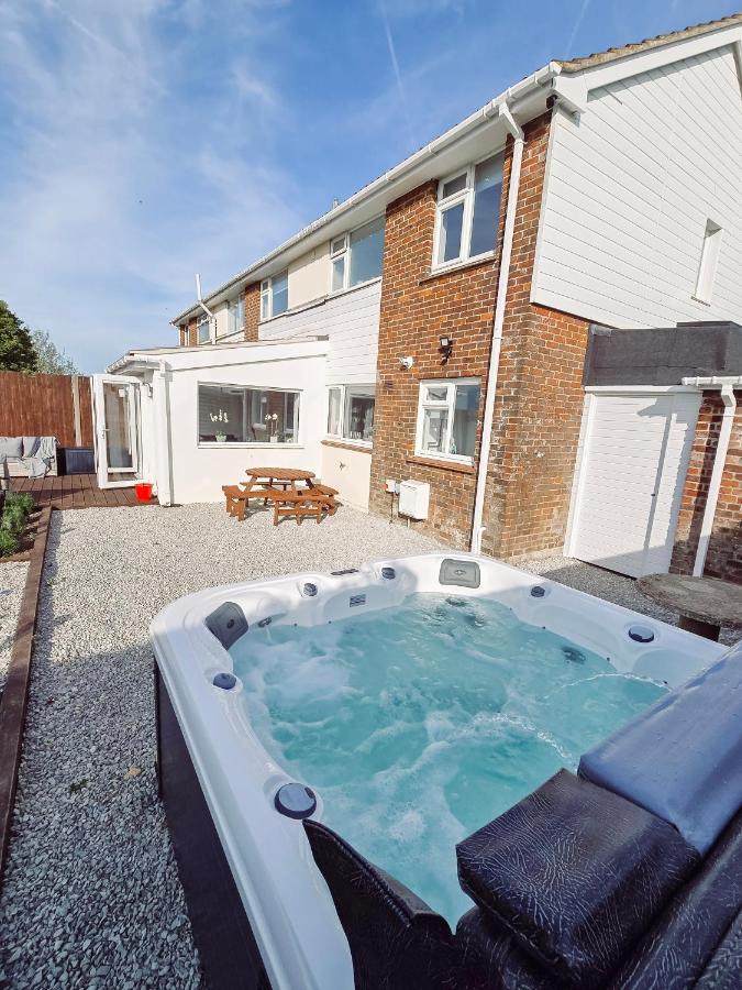 Luxury Sea View Retreat with Hot Tub Sleeps 8 - B&B Dover
