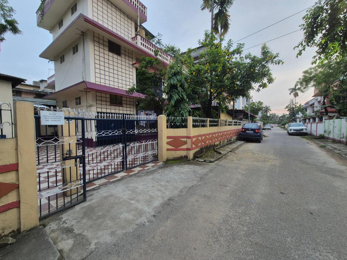 Reeha'r Aashray - 'A 1BHK personal home' - B&B Guwahati