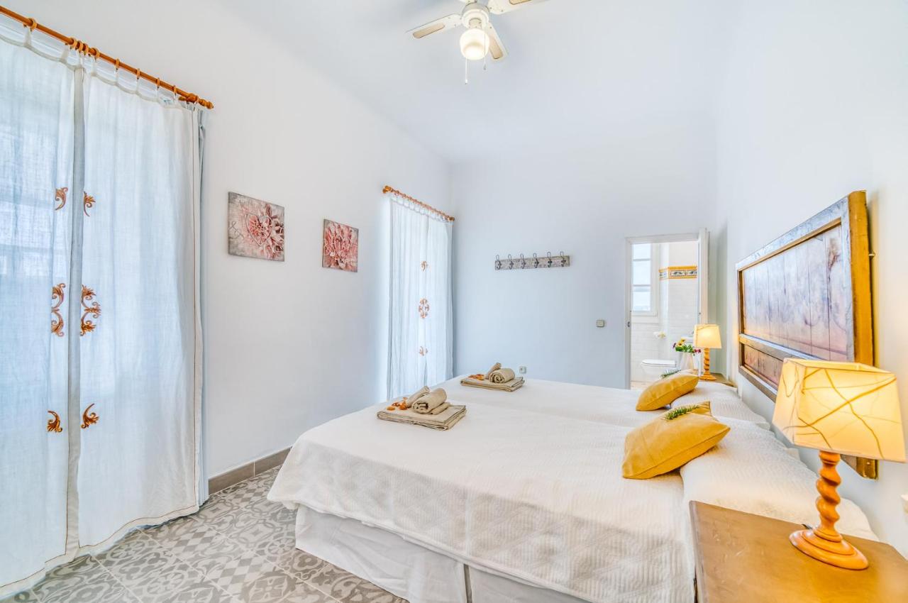 Zweibettzimmer mit Balkon
