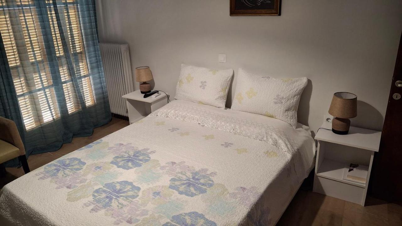 NAFPAKTOS APARTMENT, STUDIOS AND ROOMS iN PORT - B&B