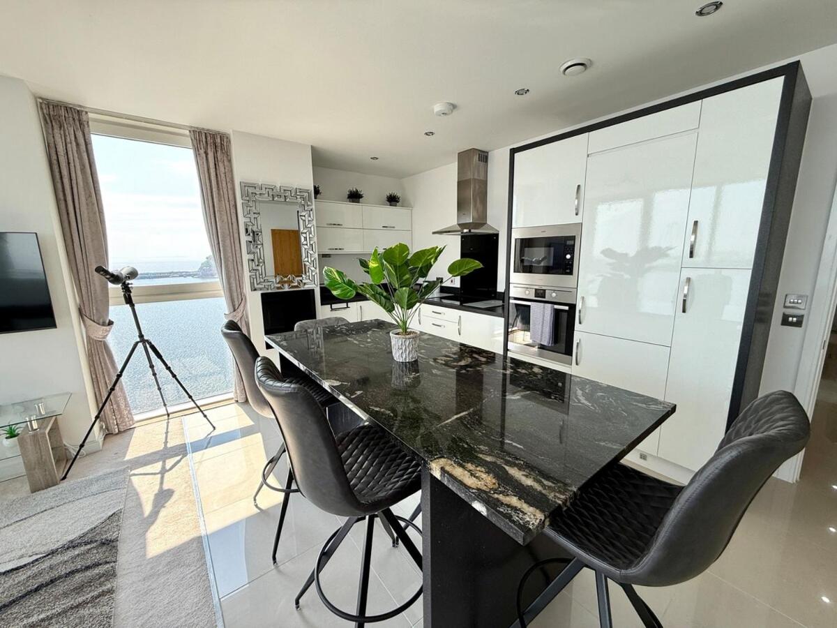 Luxury Waterfront Apartment With Panoramic View - B&B