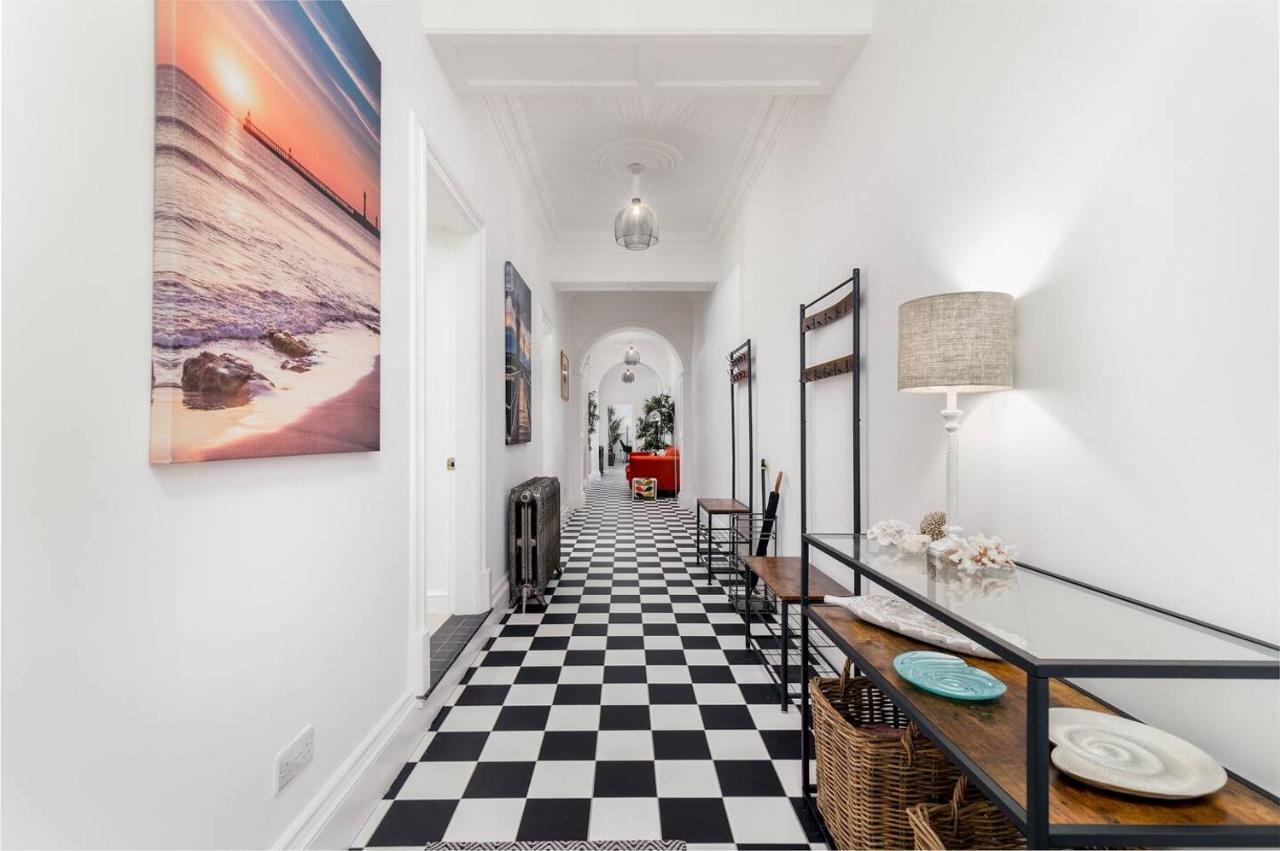 No 8 Metropole Towers, Stunning Sea Views! - Ferienwohnung