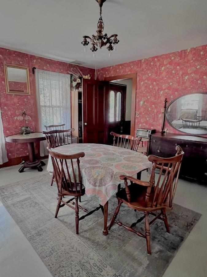 Adirondack Private Room #1 in a Shared House Homestay - B&B