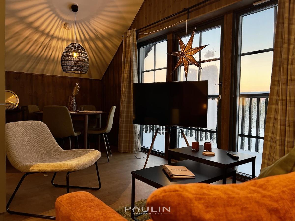 Lindvallen Ski Resort Pool and Padel - Sauna - 4 Guests - Bed and Breakfast Sälen